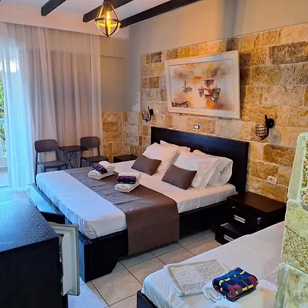 Castle Hotel Himarë Extérieur photo